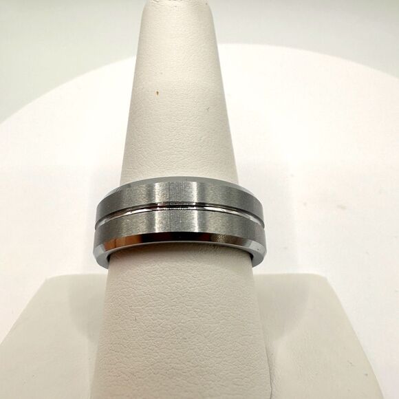 SALE! Men’s stamped tungsten brushed silver looking ring! - Picture 1 of 5